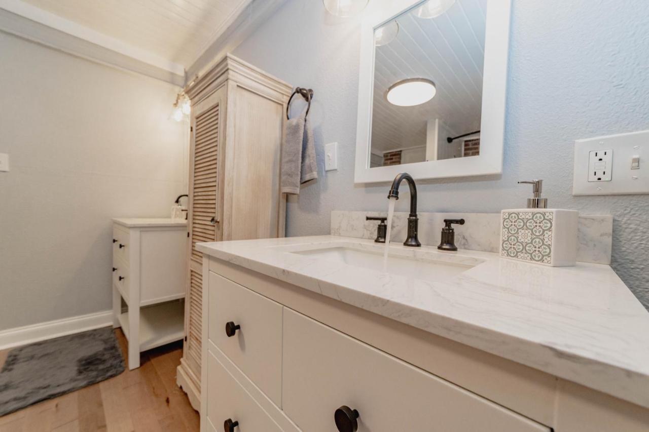 Comfortable King Suite Zen Space Hattiesburg Ngoại thất bức ảnh