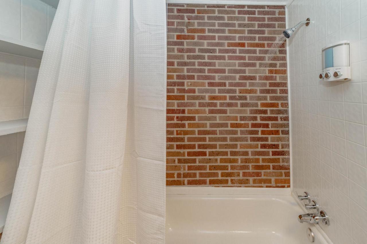 Comfortable King Suite Zen Space Hattiesburg Ngoại thất bức ảnh